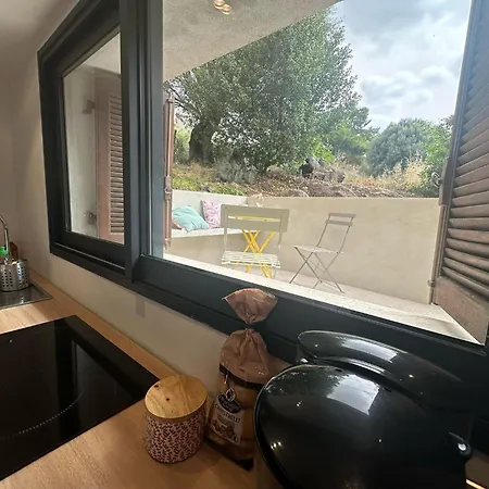 Beau Au Pied De La Cidatelle * Πόρτο Βέκιο