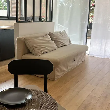 Beau Au Pied De La Cidatelle * Πόρτο Βέκιο